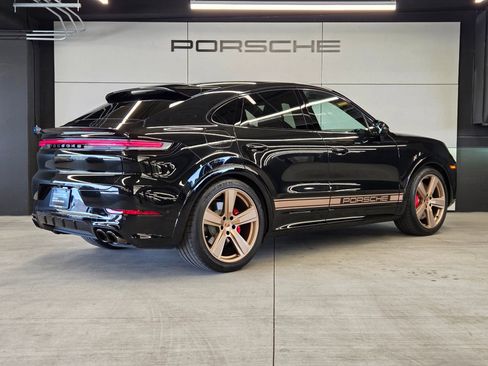Certified 2025 Porsche Cayenne GTS image 6