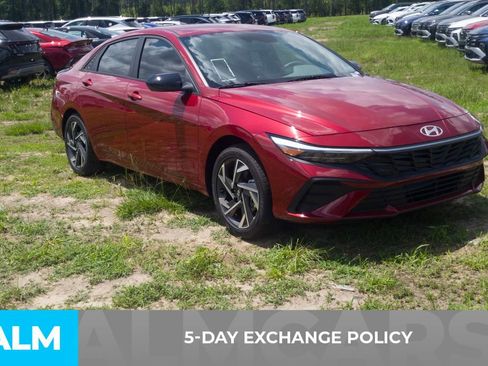 Certified 2025 Hyundai Elantra Sport FWD image 3