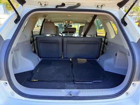 Used 2016 Toyota Prius V Three image 17