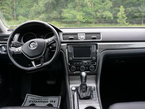 Used 2017 Volkswagen Passat 1.8T SE w/ SE Lighting Package FWD image 19