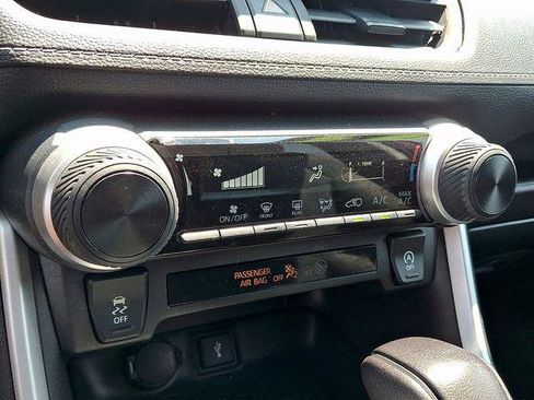 Certified 2022 Toyota RAV4 LE AWD/4WD image 16