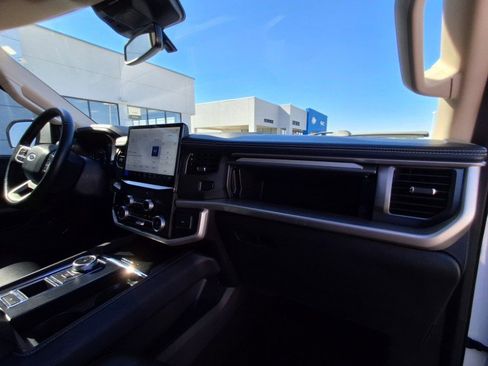 Used 2023 Ford Expedition Max XLT RWD image 14