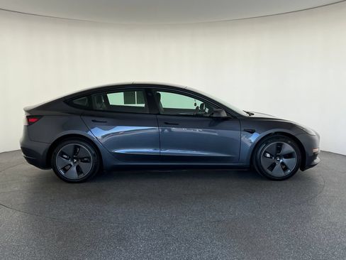 Used 2023 Tesla Model 3 Standard Range RWD image 2