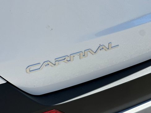 New 2026 Kia Carnival EX FWD image 27