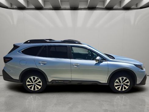 Used 2022 Subaru Outback Premium AWD/4WD image 6