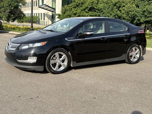 Used 2013 Chevrolet Volt Premium w/ Premium Trim Package image 16