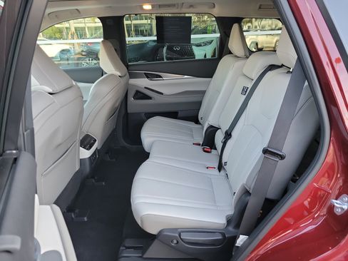 Certified 2026 INFINITI QX60 Luxe w/ Cargo Package image 16