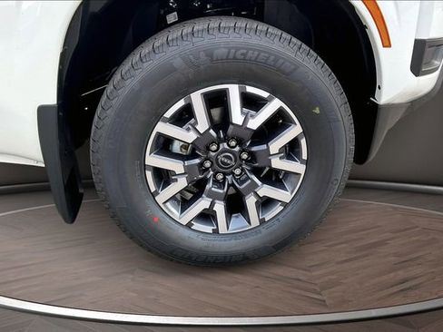 New 2026 Nissan Frontier SV AWD/4WD image 12
