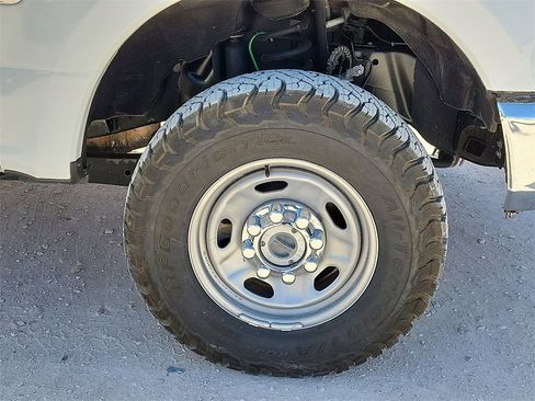 Used 2022 Ford F250 XL w/ Power Equipment Group image 14