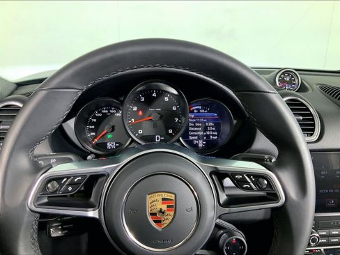 Used 2024 Porsche 718 Boxster RWD image 11