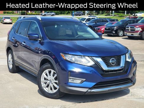 Used 2018 Nissan Rogue SV w/ Premium Package FWD image 30