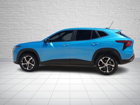 Used 2025 Chevrolet Trax RS w/ Driver Confidence Package FWD image 2