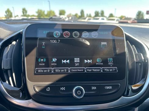 Used 2017 Chevrolet Volt Premier w/ Driver Confidence II Package FWD image 3