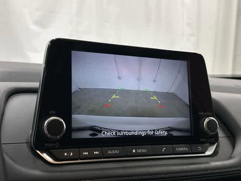 Used 2024 Nissan Rogue SV image 23