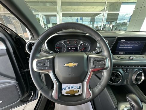 Used 2021 Chevrolet Blazer LT w/ Sound & Technology Package FWD image 12