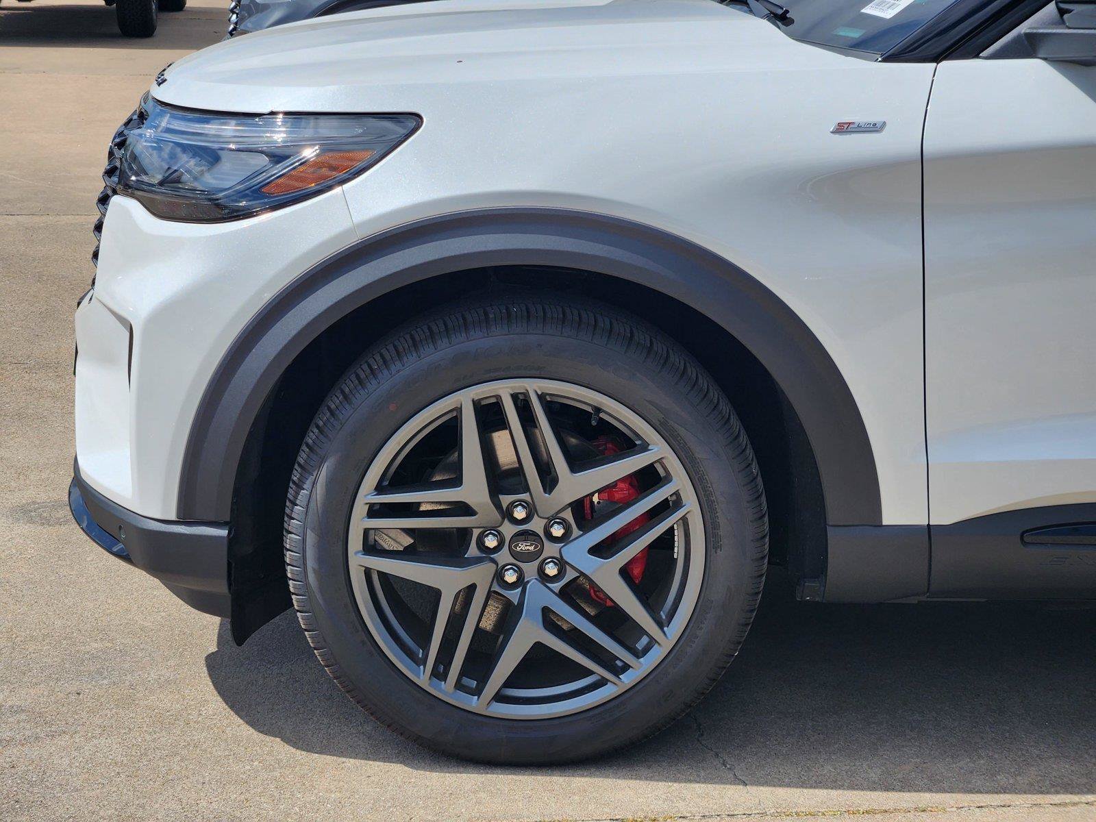 New 2026 Ford Explorer ST-Line w/ ST-Line Street Pack RWD image 6
