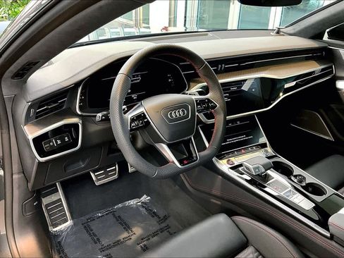 Certified 2025 Audi RS 7 Performance w/ Black Optic Package image 17