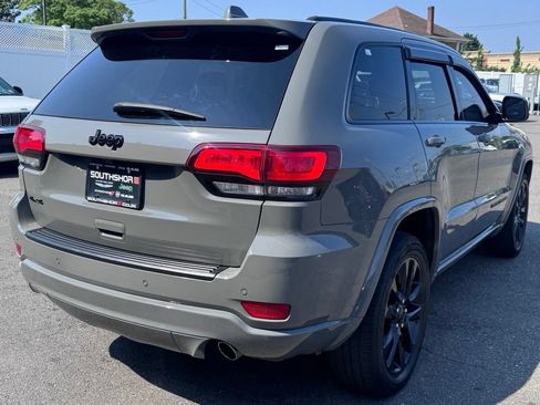 Used 2020 Jeep Grand Cherokee Altitude AWD/4WD image 7