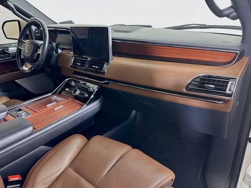 Used 2023 Lincoln Navigator L Reserve image 32