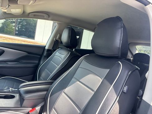 Used 2020 Nissan Murano SV FWD image 3