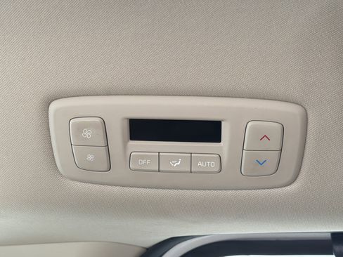Used 2024 Kia Carnival EX FWD image 18