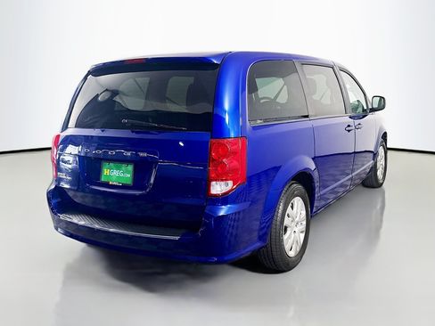 Used 2019 Dodge Grand Caravan SE FWD image 10