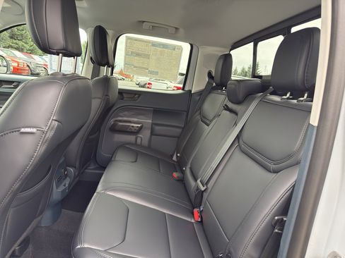 New 2025 Ford Maverick Lariat w/ Black Appearance Package image 27