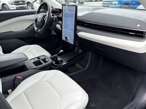Used 2025 Ford Mustang Mach-E Premium RWD image 12
