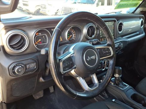 Used 2020 Jeep Wrangler Unlimited Sahara AWD/4WD image 26