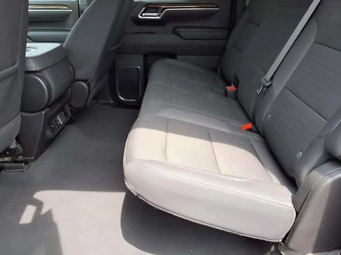 Used 2025 Chevrolet Silverado 1500 LT RWD image 10