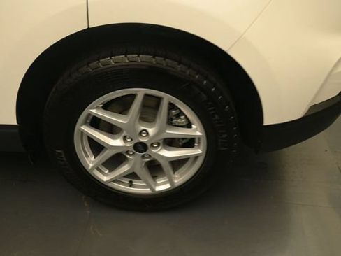 Certified 2024 Ford Edge SEL w/ Convenience Package AWD/4WD image 9