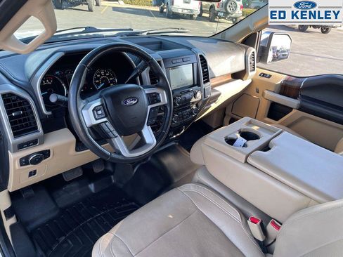 Used 2017 Ford F150 Lariat image 4