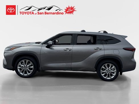 New 2026 Toyota Highlander Limited image 2