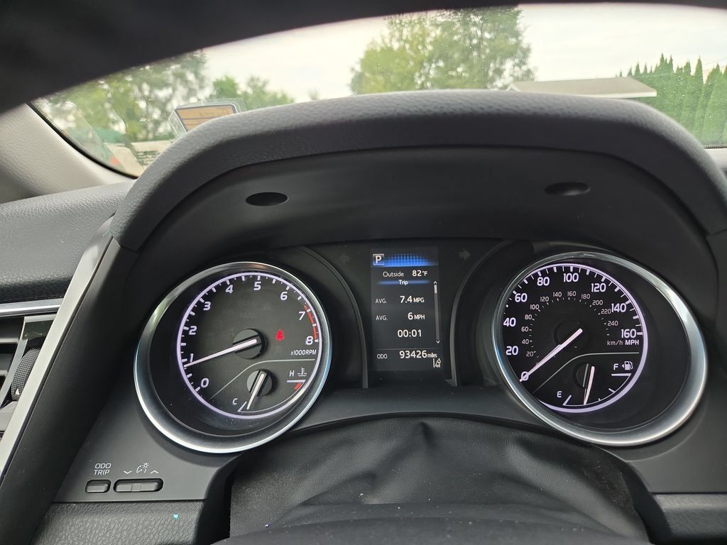 Used 2018 Toyota Camry SE FWD image 16