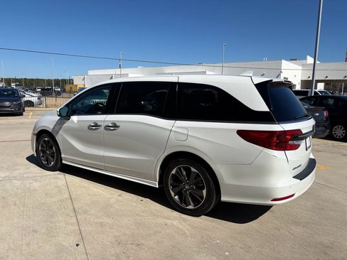 Certified 2024 Honda Odyssey Elite image 6