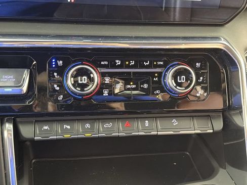 Used 2025 GMC Sierra 1500 Denali Ultimate AWD/4WD image 9