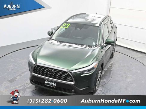 Used 2023 Toyota Corolla Cross XLE image 24