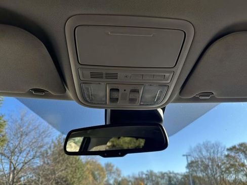 Used 2014 Honda Odyssey Touring Elite image 38