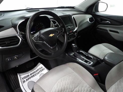 Used 2019 Chevrolet Equinox LS w/ LS Convenience Package FWD image 8