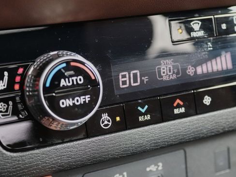 New 2026 Mitsubishi Outlander SEL AWD/4WD image 13