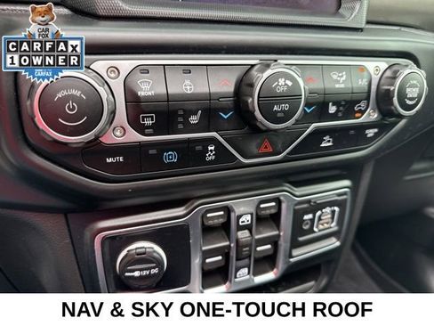 Used 2023 Jeep Wrangler Unlimited w/ Sun & Screen Package AWD/4WD image 12