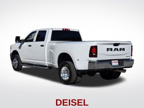 Used 2025 RAM 3500 Tradesman w/ Chrome Appearance Group AWD/4WD image 18