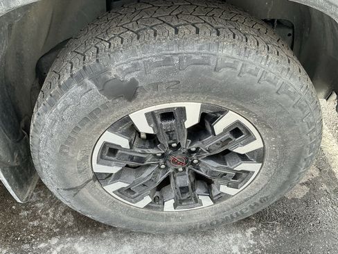 Used 2022 Nissan Frontier PRO-4X image 14