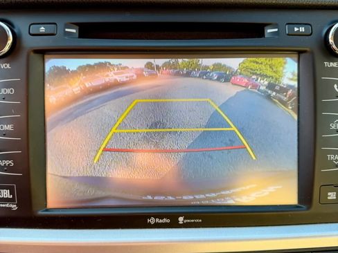 Used 2014 Toyota Highlander Limited Platinum AWD/4WD image 16