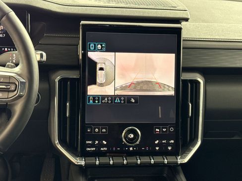 New 2025 GMC Acadia Elevation image 19