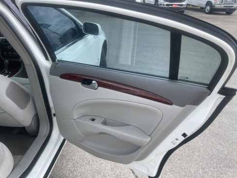 Used 2006 Buick Lucerne CX image 41