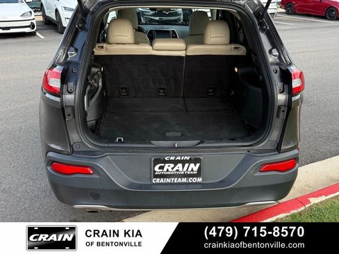 Used 2016 Jeep Cherokee Limited AWD/4WD image 29