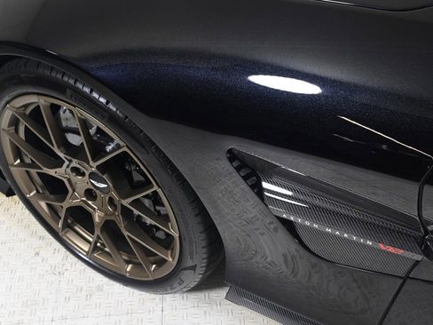 Used 2025 Aston Martin Vanquish image 10