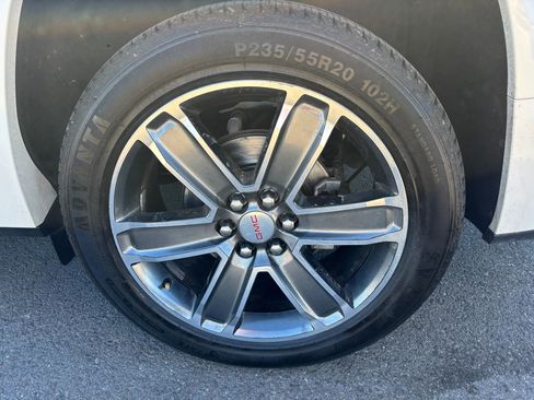 Used 2017 GMC Acadia Denali w/ Technology Package image 5