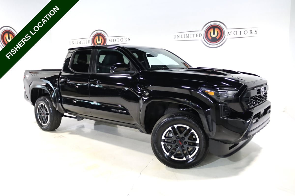 Used 2024 Toyota Tacoma TRD Sport AWD/4WD image 1